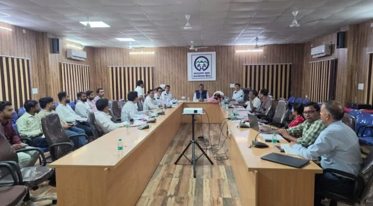 कुमाऊं में बिजली व्यवस्था की समीक्षा, यूपीसीएल एमडी ने दिए सख्त निर्देश